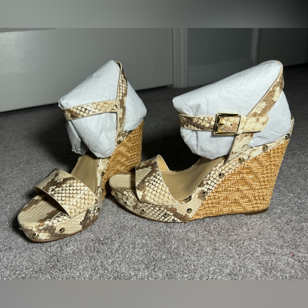 7.5 Michael Kors NWOT Snakeprint Wedges